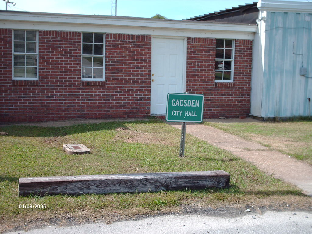 Gadsden, TN: Cityu Hall