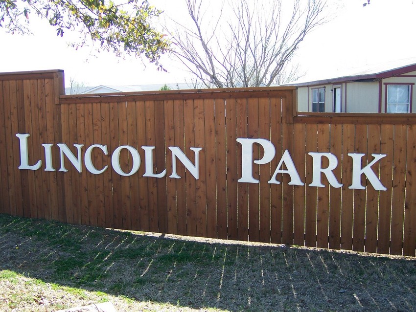 Lincoln Park, TX: Lincoln Park Sign - March 2007