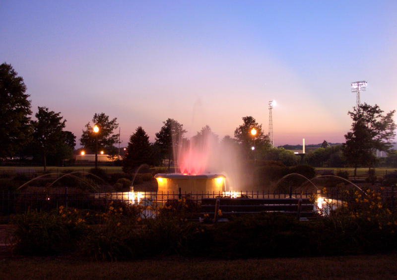 Clinton, IA: Lubbers Memorial Fountain