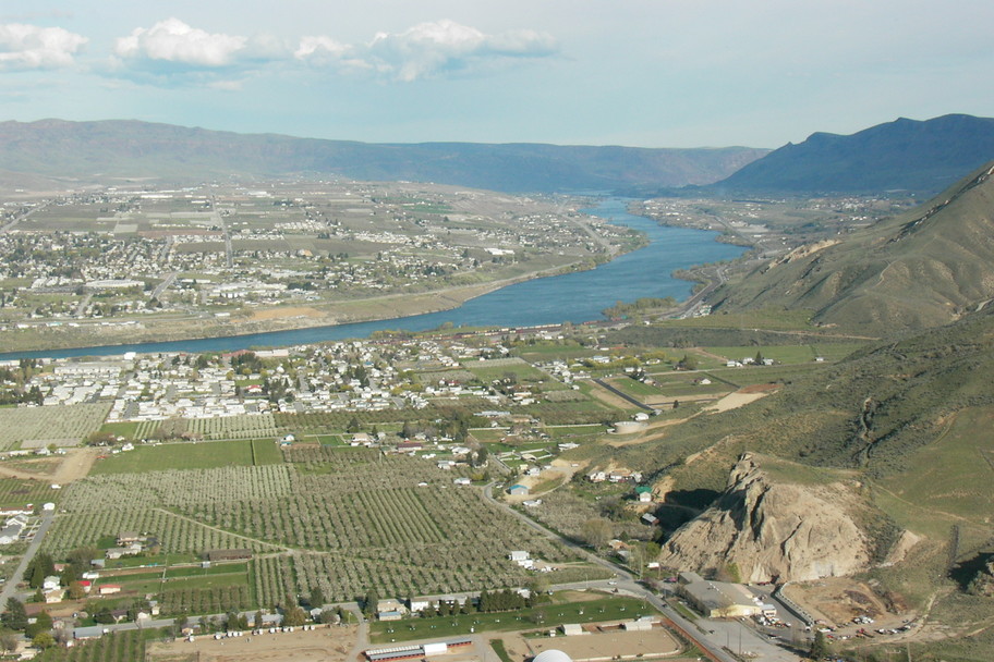 Wenatchee, WA: View of Wenatchee and the Columbia River from Saddle Rock, looking south