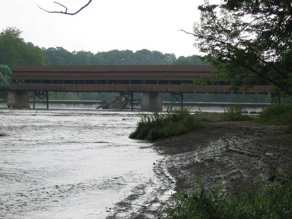 Geneva, OH: Grand River, Harpersfield covered bridge, just south of Geneva