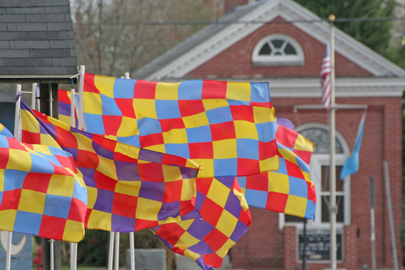Dagsboro, DE: Dagsboro Antiques Flags in front of store