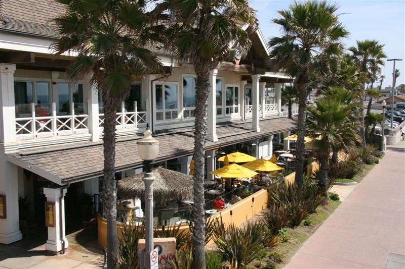 Huntington Beach, CA: Oceanfront Outdoor Dining near the Huntington Beach Pier