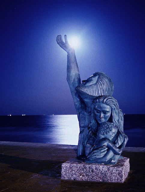 Galveston, TX: Moonrise at the Memorial to the 1900 Storm. May 12, 2006.