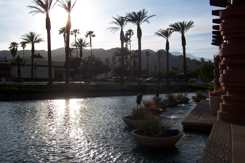 Rancho Mirage, CA: Another view of "The River"