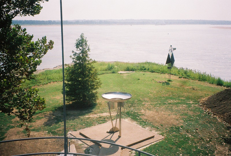 Cairo, IL: Cairo, Illinois: Fort Defiance State Park. The Ohio River (left) meets the Mississippi River (right).