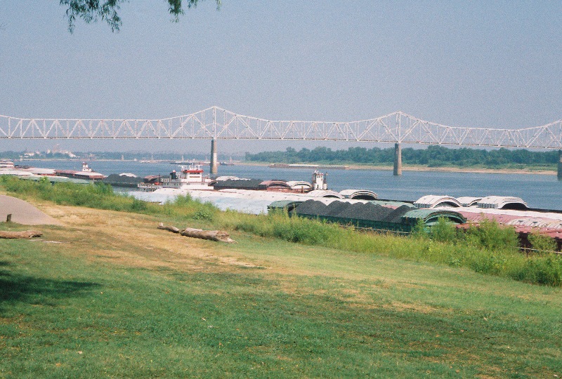 Cairo, IL: Cairo, Illinois: Fort Defiance State Park. The Ohio River.