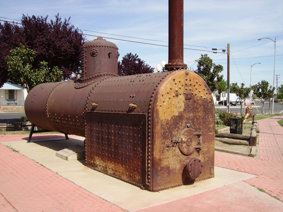 Coalinga, CA: A Historical Coalinga Workhorse: The massive power boiler