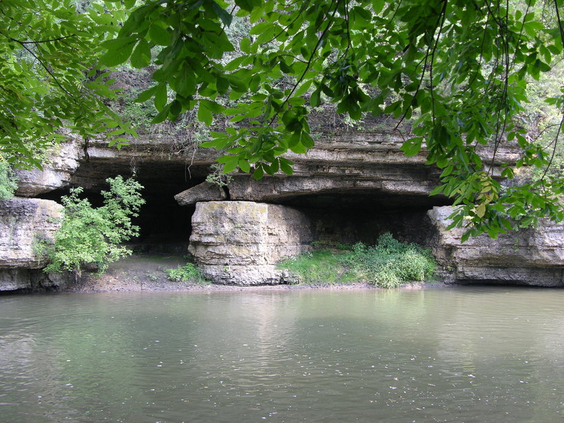 Freeport, IL: Krape Park Twin Caves