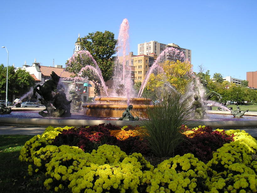Kansas City, MO: One of many fountains in Kansas City