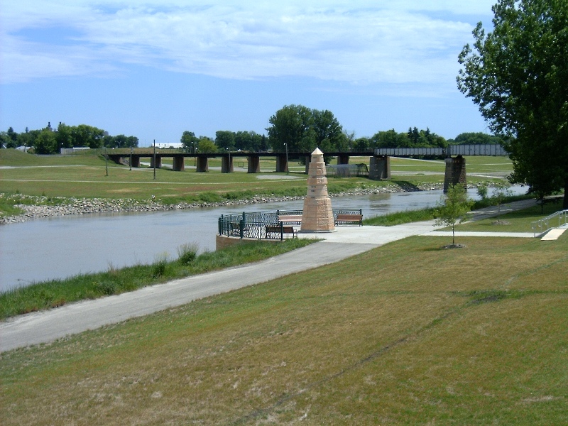 Grand Forks, ND: Grand Forks, North Dakota: The Greenway and the Memorial Flood Level Obelisk