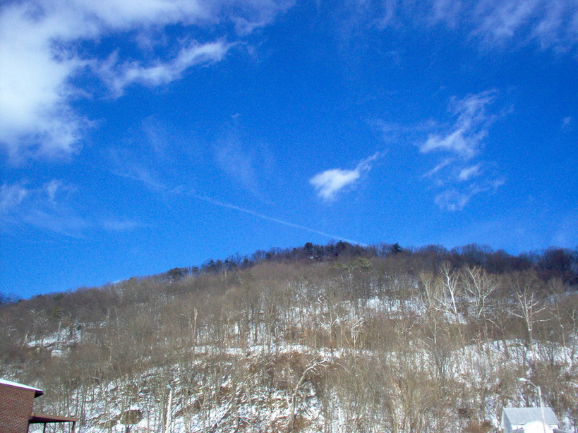 Nitro, WV: Mountain in front of Twin City Bible Church