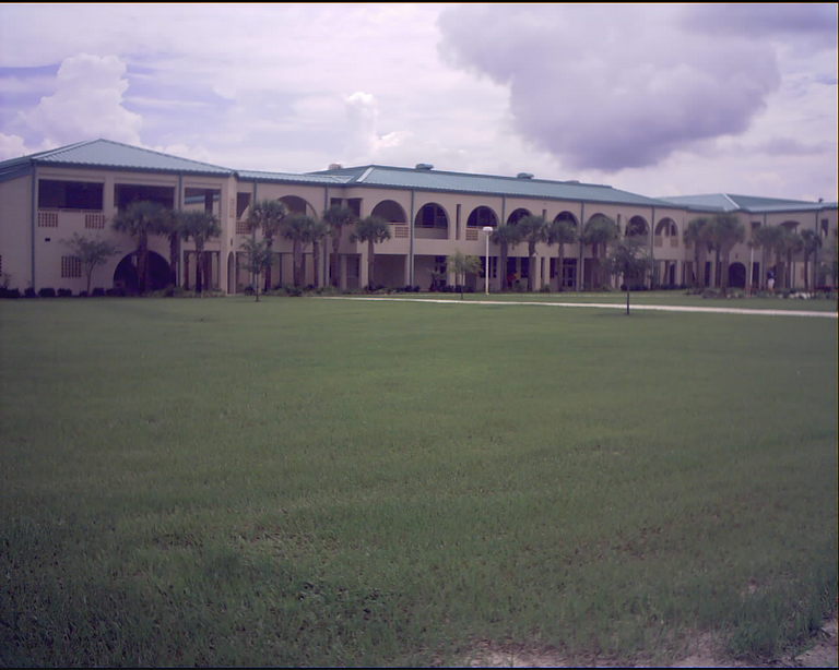 Fort White, FL: The picture of Local high school