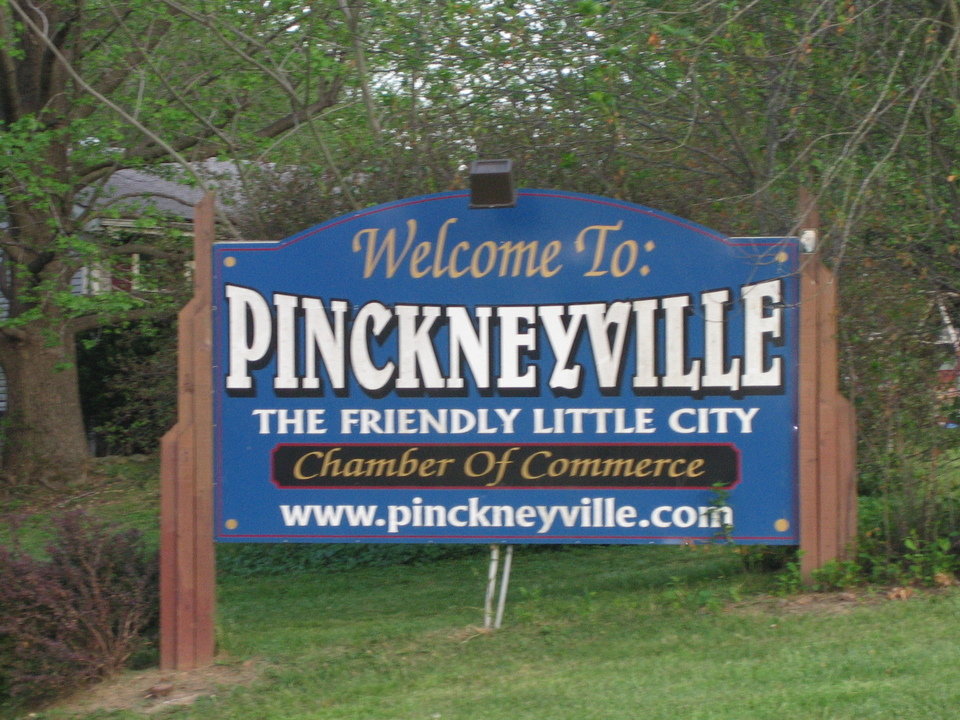 Pinckneyville, IL: Welcome Sign