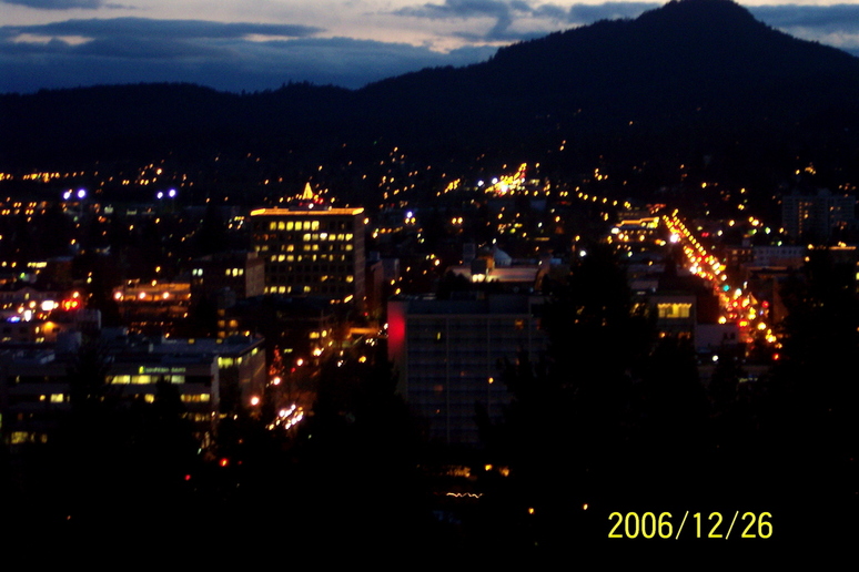 Eugene, OR: Sunset over downtown and Spencer Butte