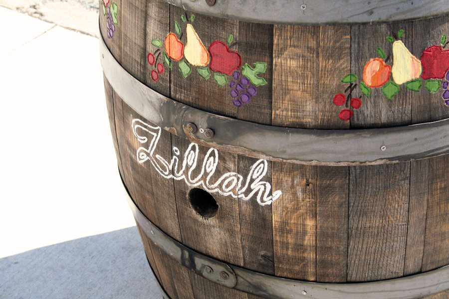 Zillah, WA: In order to celebrate the wine industry, Zillah has began implementing a Tuscany-wine theme throughout the city.