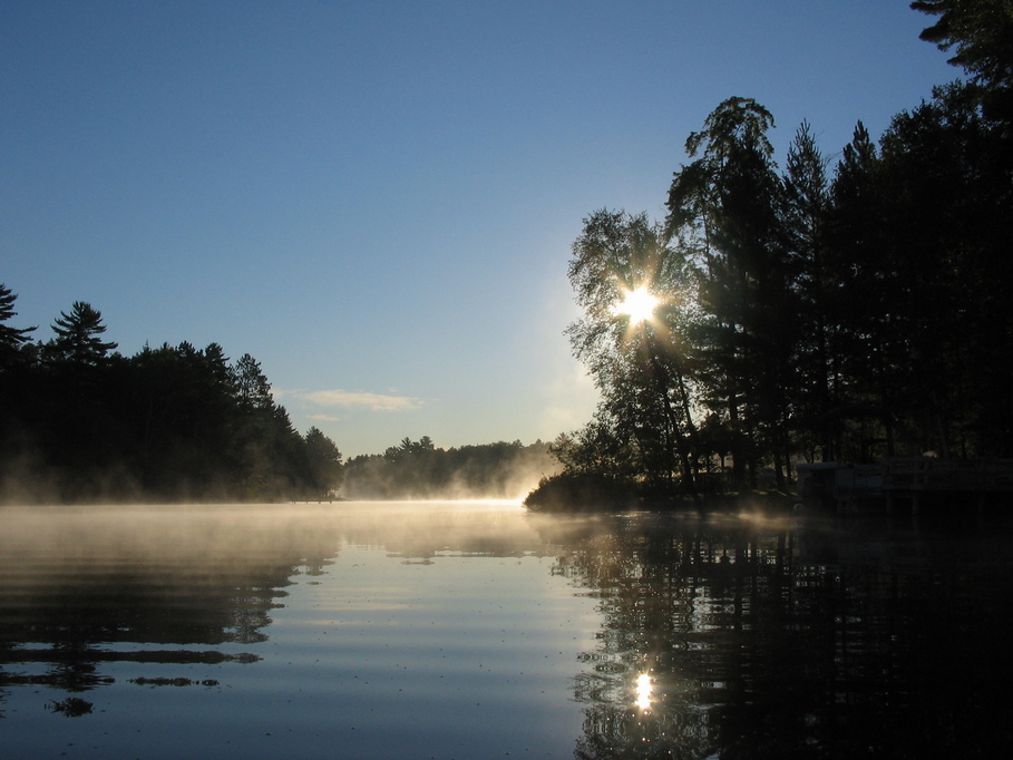 Lewiston, MI: Cool Morning on Tee Lake