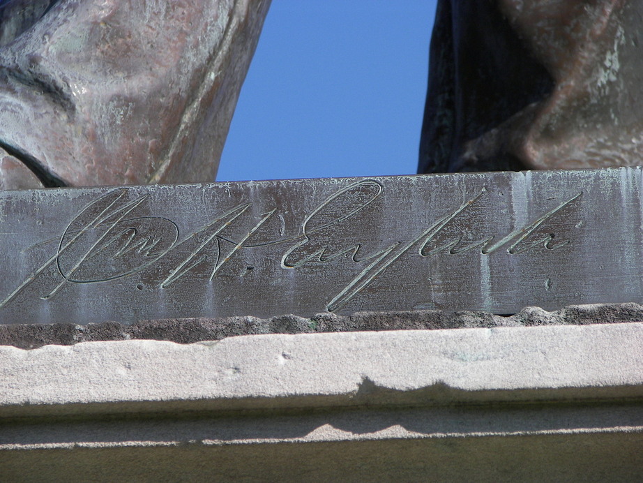 English, IN: Inscription on Statue of founder of English