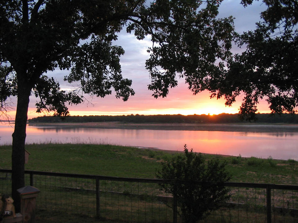 Shawnee, OK: Sunrise over Shawnee Lake