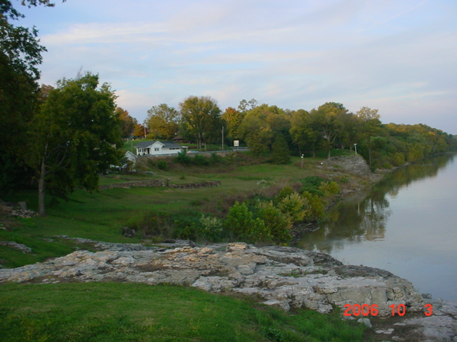 Elizabethtown, IL: down on the river front of Elizabethtown and Rose hotel and River Rose Inn