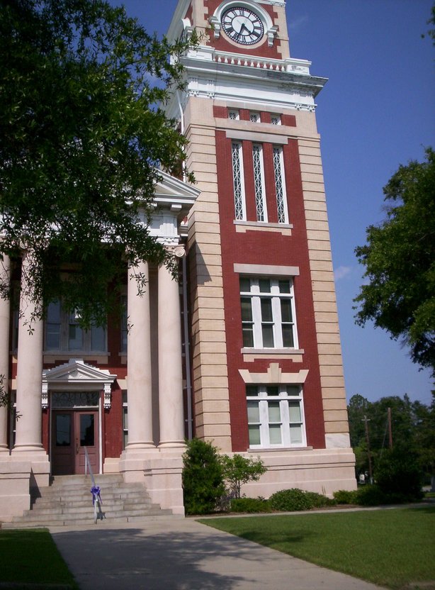 Ashburn, GA: Turner County Court House located in Ashburn