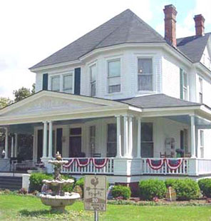 Montezuma, GA: Traveler's Rest Bed & Breakfast Circa 1899