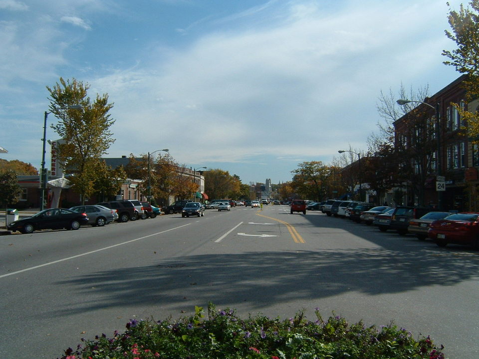 Brunswick, ME: Main St. Faceing South towards the 1st Parish Church