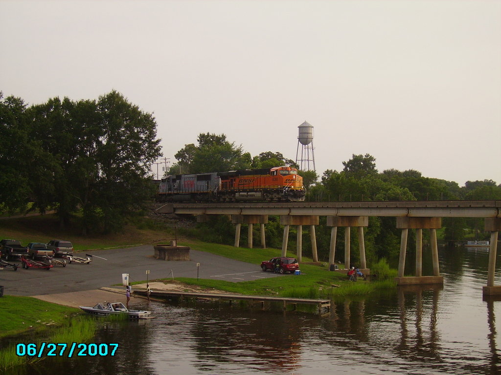 Mooringsport, LA Train going thru Mooringsport photo, picture, image