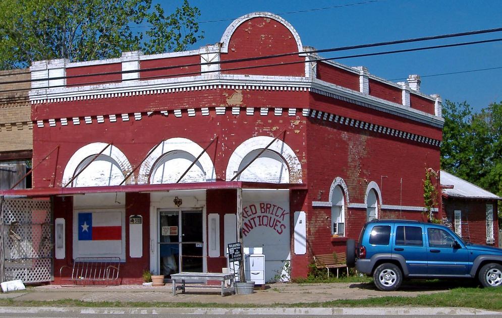 Lott, TX: 1916 Bank Building/Antique Shop