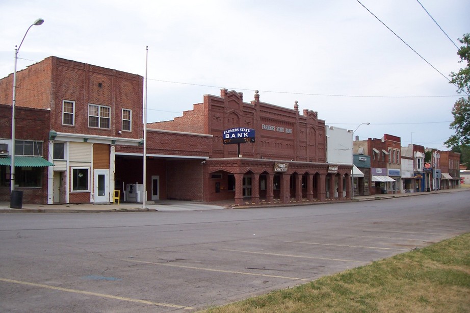 Stanberry, MO: Downtown Square and Businesses