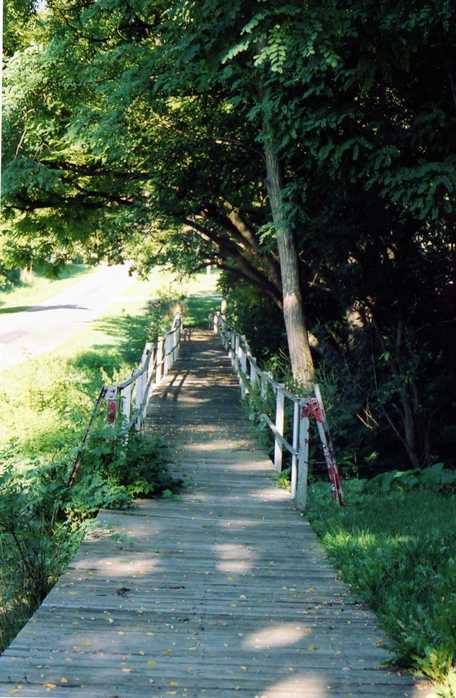 Maquon, IL: One of Maquon's Two Historic Wooden Footbridges
