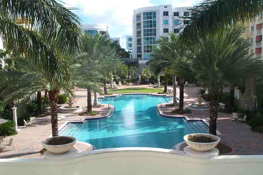 Miami Beach, FL: Beautiful Courtyard Pool in The Courts of South Beach condo