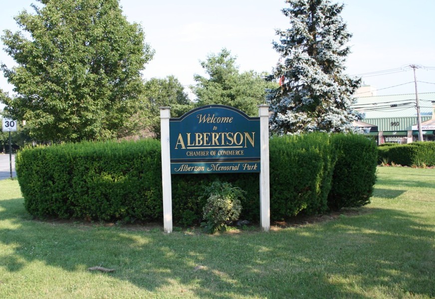 Albertson, NY: Welcome to Albertson