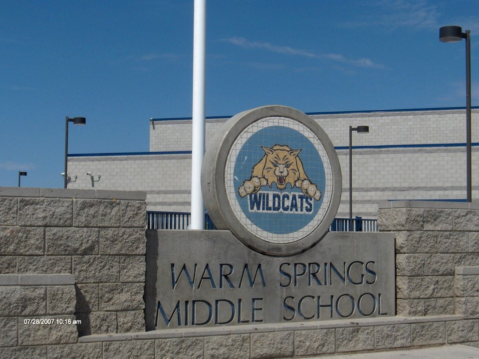 Murrieta, CA: Warm Springs Middle School - 39245 Calle De Fortuna