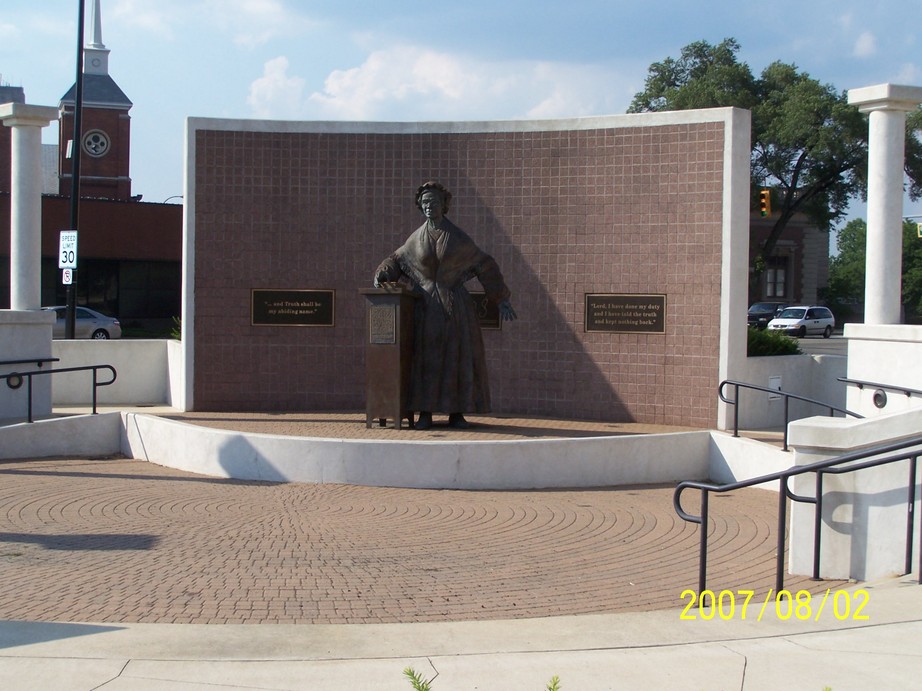 Battle Creek, MI: Soujourner Truth Monument located at Division and Hamblin Avenues in Downtown Battle Creek. Dedicated September 25, 1999