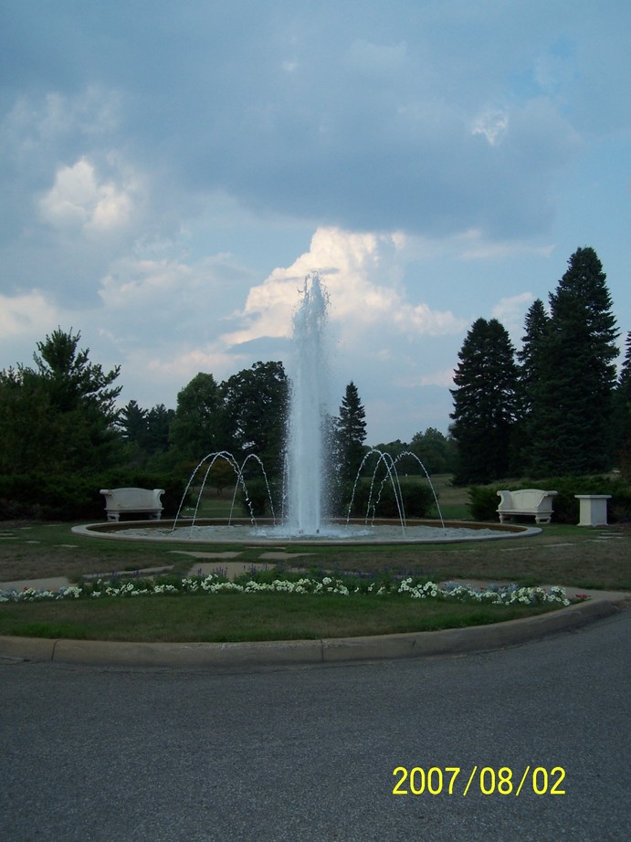 Battle Creek, MI: Lelia Arboretum - West Michigan Ave @ 20th Street. 3000 trees, shrubs, perennials & annuals as well as a new children's garden. 72 acres donated to city of Battle Creek by Lelia Post Montgomery in 1922.
