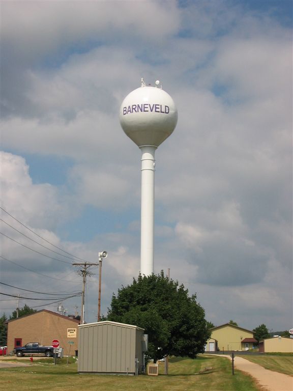 Barneveld, WI: Water tower at Barneveld.