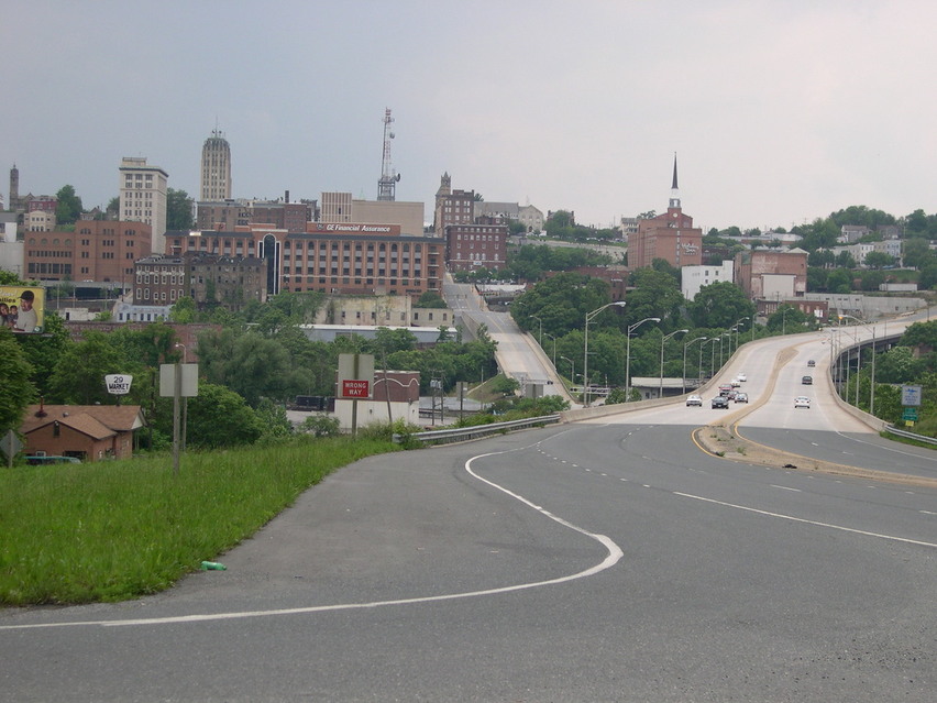 Lynchburg VA : 2nd Shot of historic downtown Lynchburg from across