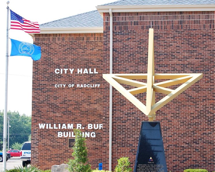 Radcliff, KY: Radcliff KY city hall Veterans Monument