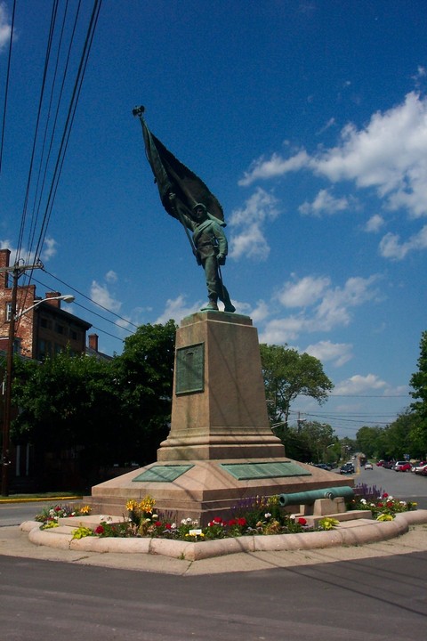 Goshen, NY: The Monument in the Center of Town