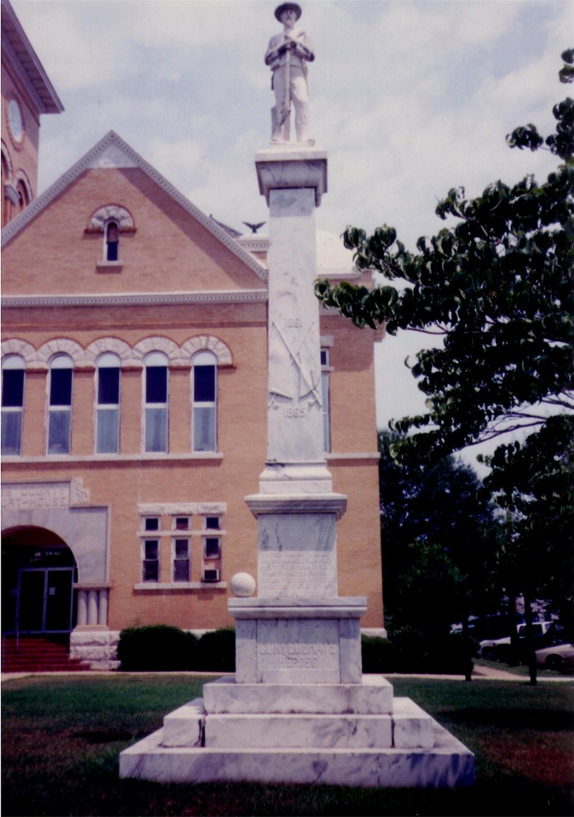 Centreville, AL: Confederate War Memorial and Bibb County Courthouse