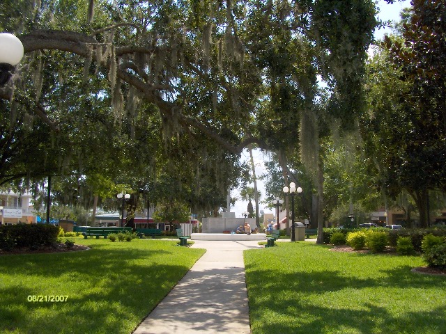 Sebring, FL: The Circle in Historic Downtown Sebring.