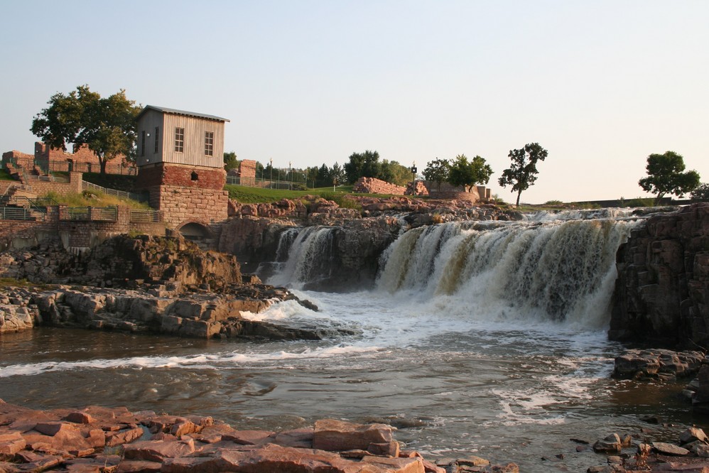 Sioux Falls, SD: Falls Park is one of many sights in Sioux Falls South Dakota.