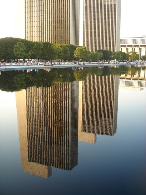 Albany, NY: reflecting pool at capital