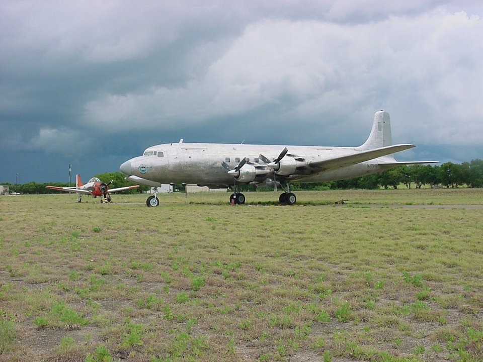 Zuehl, TX: DC-6 & T-28 at Zuehl fling community