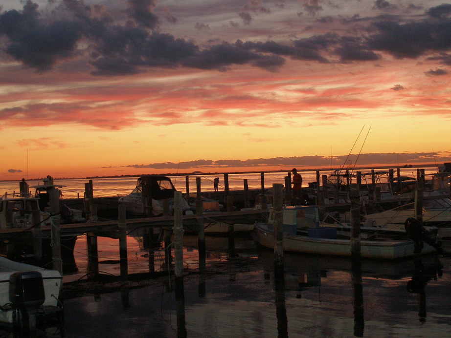 Brightwaters, NY: Picture of the Marina at Sunset