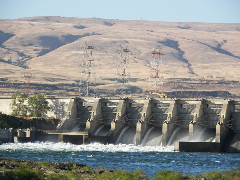 City of The Dalles, OR: The Dalles Hydro Dam as seen from the city of The Dalles