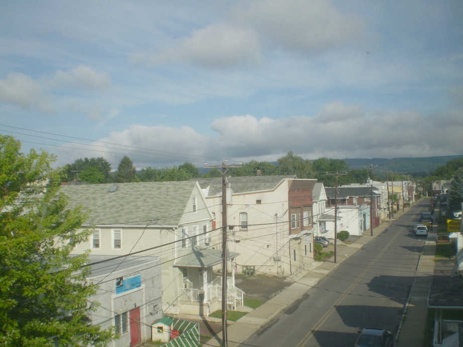 Wilkes-Barre, PA: Wood Street early in the morning, as seen from my apartment