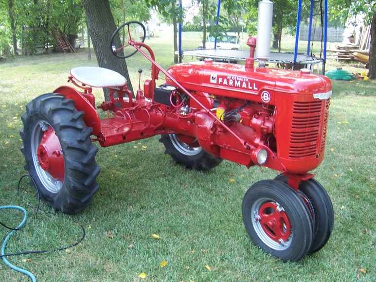 Emporia, KS: Tractor