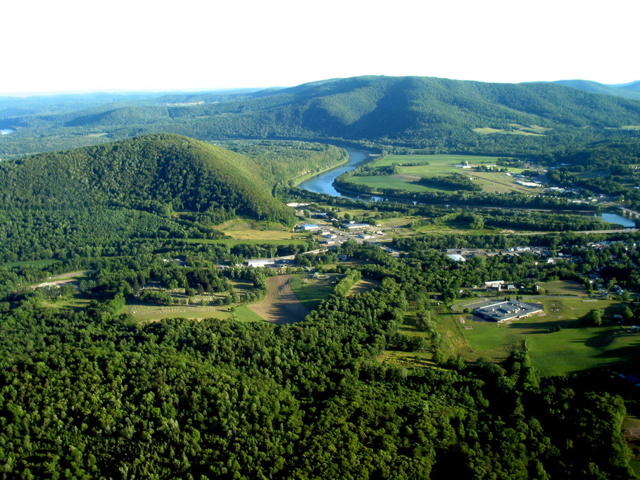 Tunkhannock, PA: looking East & South from small palen July 2007